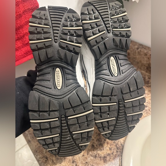 Beautiful skechers men’s 9 very comfortable! - Picture 4 of 5